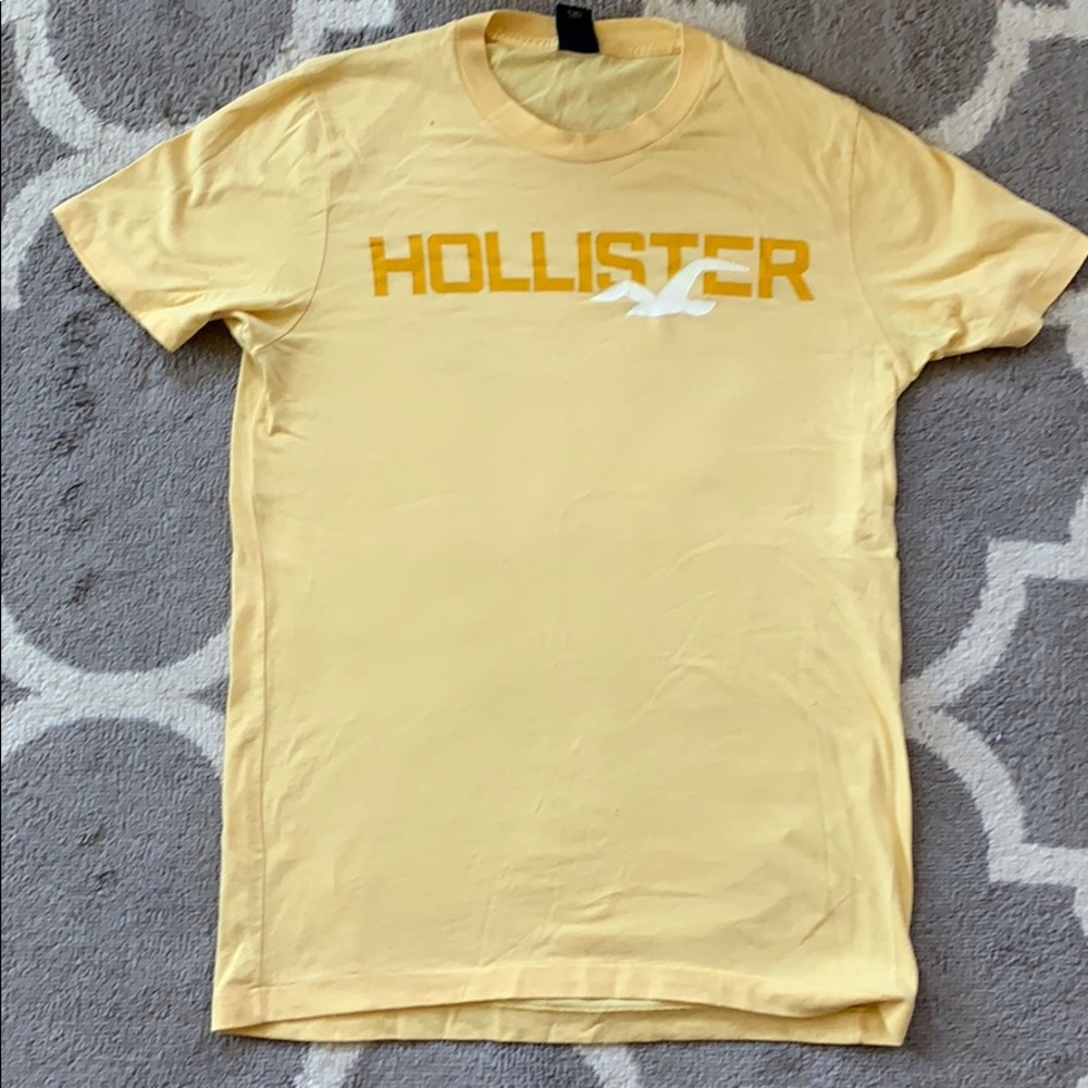 Hollister tshirt